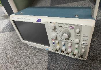 高价回收倒闭工厂仪器仪表示波器dpo5104dpo4104